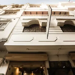  Hotel Aakash Ganga India